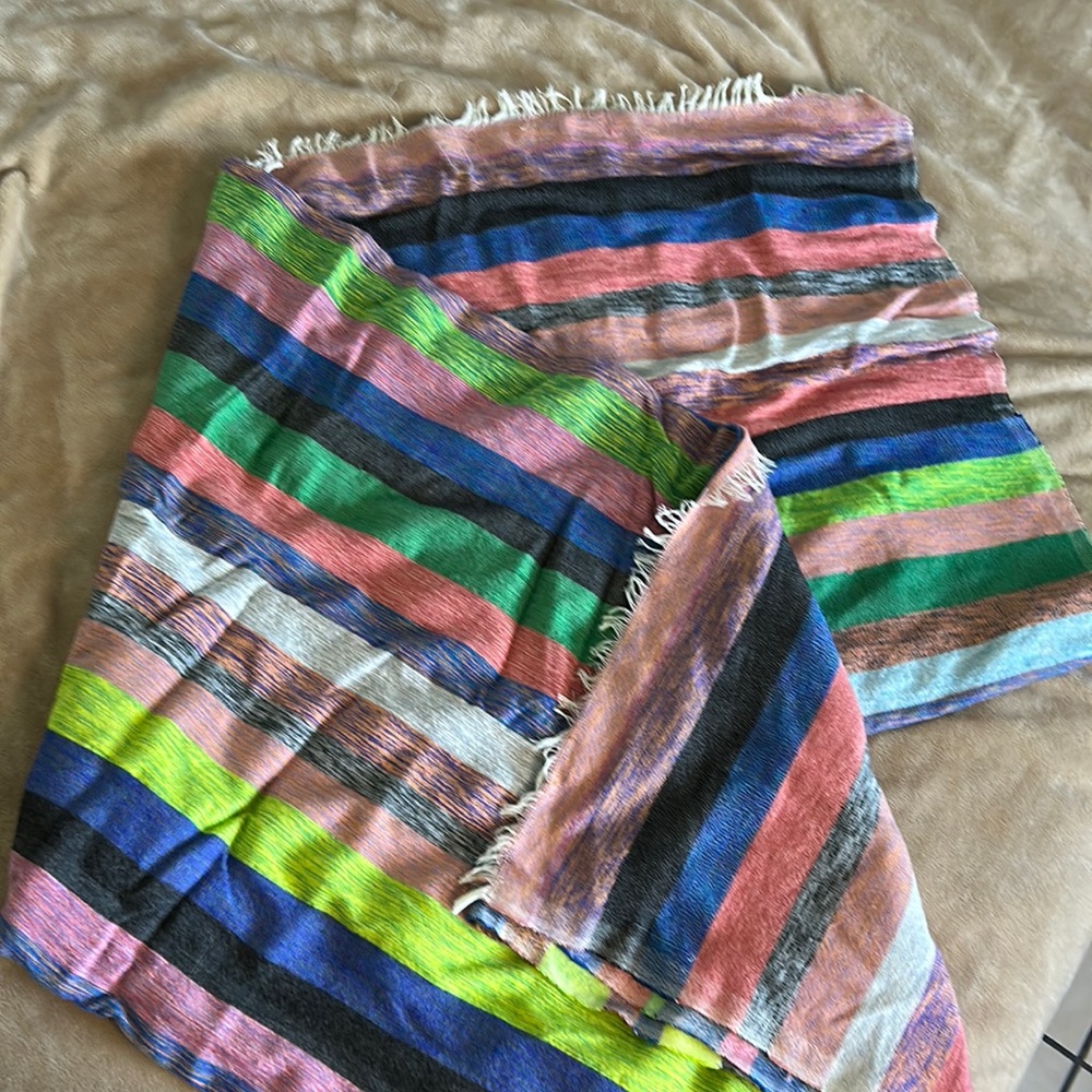 Beautiful, Full/Queen bed from Casablanca, Marruecos. 120” x 60” aprox.